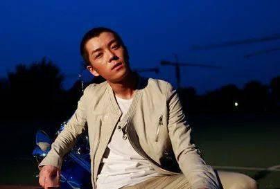 王栎鑫吃瓜,揭秘娱乐圈幕后真相  第3张