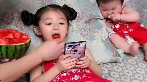 喂诺言吃熙瓜,甜蜜时光的美好回忆