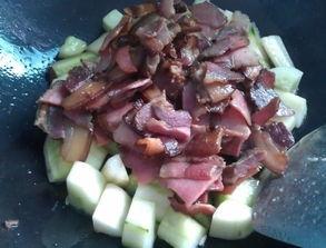 请吃瓜炒腊肉,请吃瓜炒腊肉，感受湖南风味  第1张