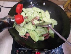 请吃瓜炒腊肉,请吃瓜炒腊肉，感受湖南风味  第2张