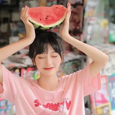 含吃瓜的头像女 第2张 含吃瓜的头像女 第2张