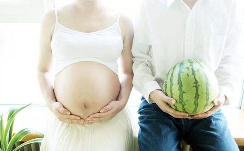 孕妇吃瓜拍照文案,孕妇吃瓜拍照的甜蜜瞬间
