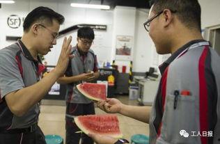 快递小哥吃瓜视频,吃瓜视频引发网友热议