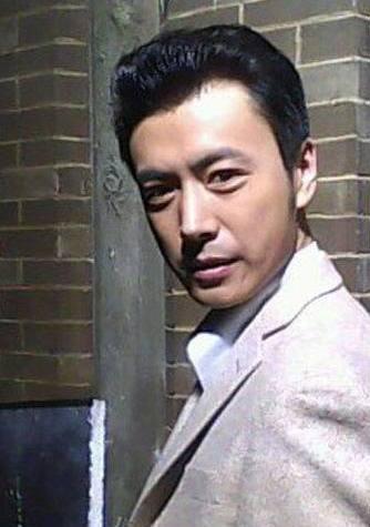 黄姓男演员吃瓜,揭秘娱乐圈幕后真相